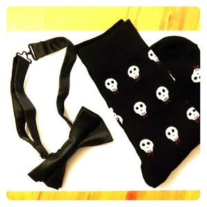 NWOT Bow tie and socks